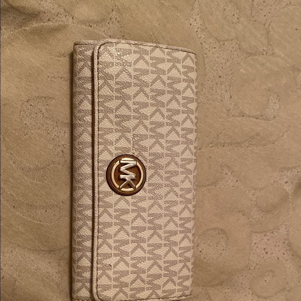 Michael Kors Cream Wallet